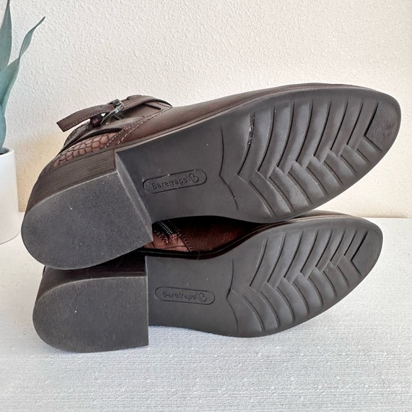 BareTraps Maci Brown Faux Leather Croc Texture Buckle Ankle Booties Women’s 10M - Picture 13 of 13